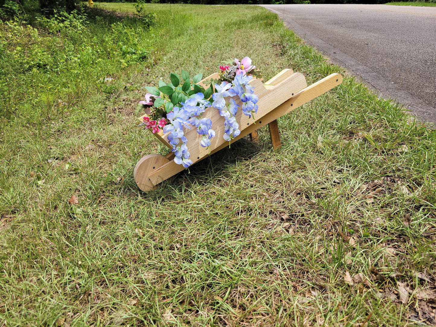 Wheelbarrow Planter in Cedar