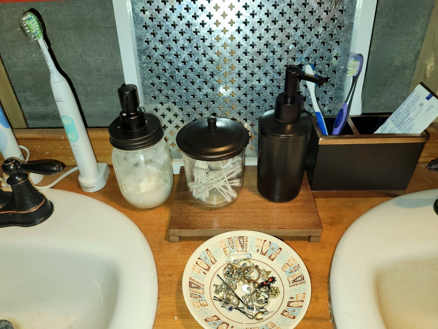 Handmade Modern Farmhouse Hardwood Wooden Soap Dish Riser Tray - kingdomcountryranch