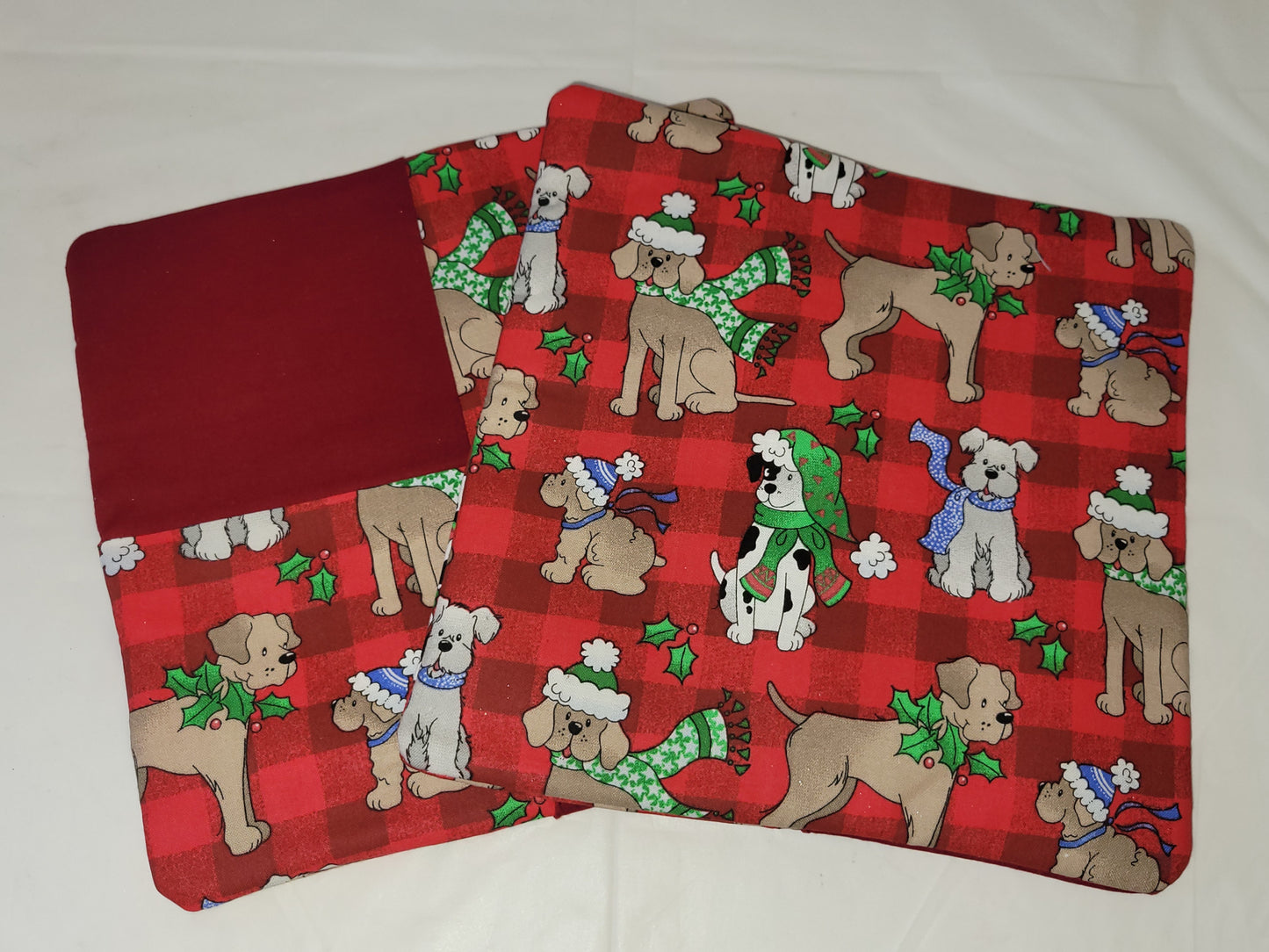 Christmas Dogs Pot Holders - kingdomcountryranch